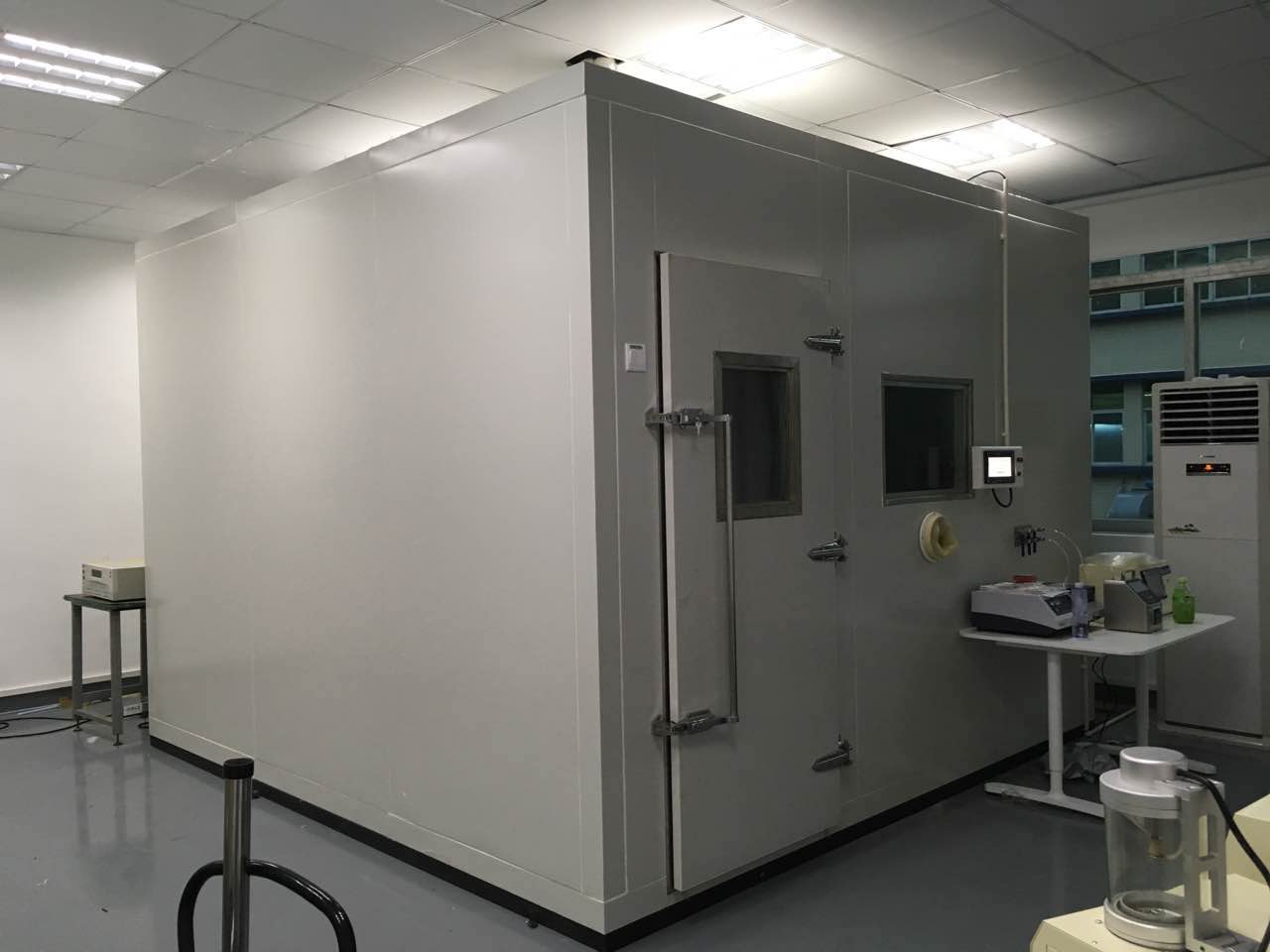 30m3甲醛環(huán)境測(cè)試艙的常見(jiàn)問(wèn)題(圖1) 30m3甲醛環(huán)境測(cè)試艙的常見(jiàn)問(wèn)題(圖1)
