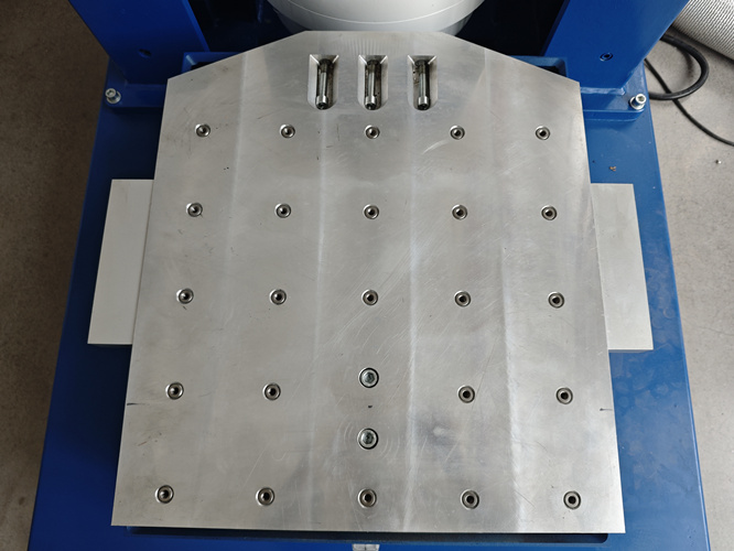 垂直+水平振動試驗裝置技術方案(圖2) 垂直+水平振動試驗裝置技術方案(圖2)