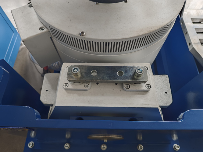 垂直+水平振動試驗裝置技術方案(圖3) 垂直+水平振動試驗裝置技術方案(圖3)