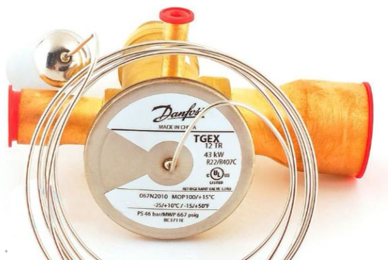 可程式恒溫恒濕試驗(yàn)箱膨脹閥的調(diào)節(jié)步驟(圖1) 可程式恒溫恒濕試驗(yàn)箱膨脹閥的調(diào)節(jié)步驟(圖1)