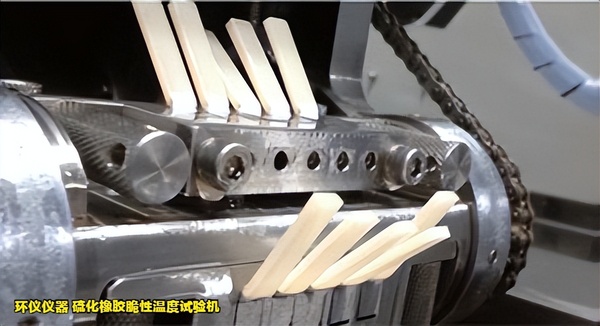 硫化橡膠脆性溫度試驗(yàn)機(jī)的單試樣與多試樣的實(shí)驗(yàn)對(duì)比(圖2)